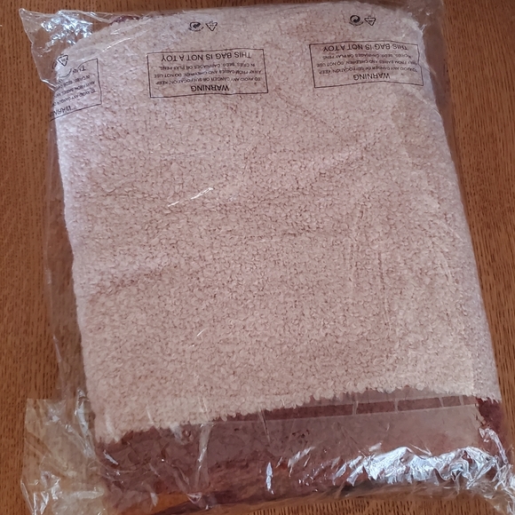 Anthropologie Rodi Bouclé Throw Blanket - peach pink/burgandy - Picture 8 of 10